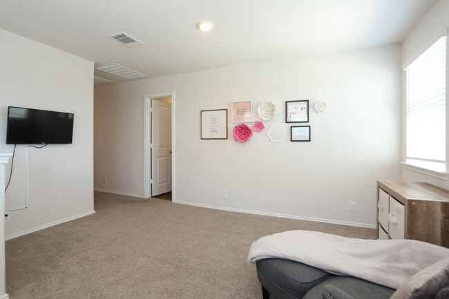 Building Photo - 1153 Barn Swallow Wy