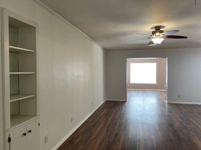 Building Photo - Available Now! Limit of 2 pets. Charming 3...