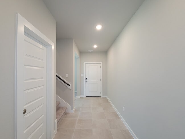 Building Photo - 2905 Terrace Grove Dr