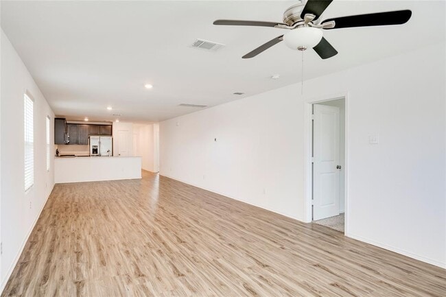 Building Photo - 275 Mica Trl
