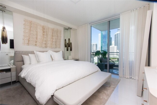 Building Photo - 92 SW 3rd St