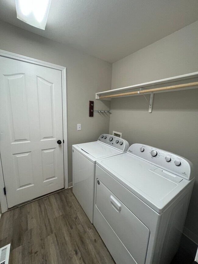 Building Photo - 4 Bedroom 2 Bath Home in Northwest Boise available soon!