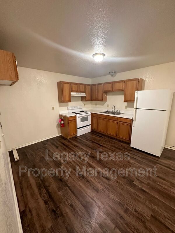 Building Photo - 1110 Williams Ave