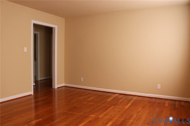 Building Photo - 110 Dupuy Ave