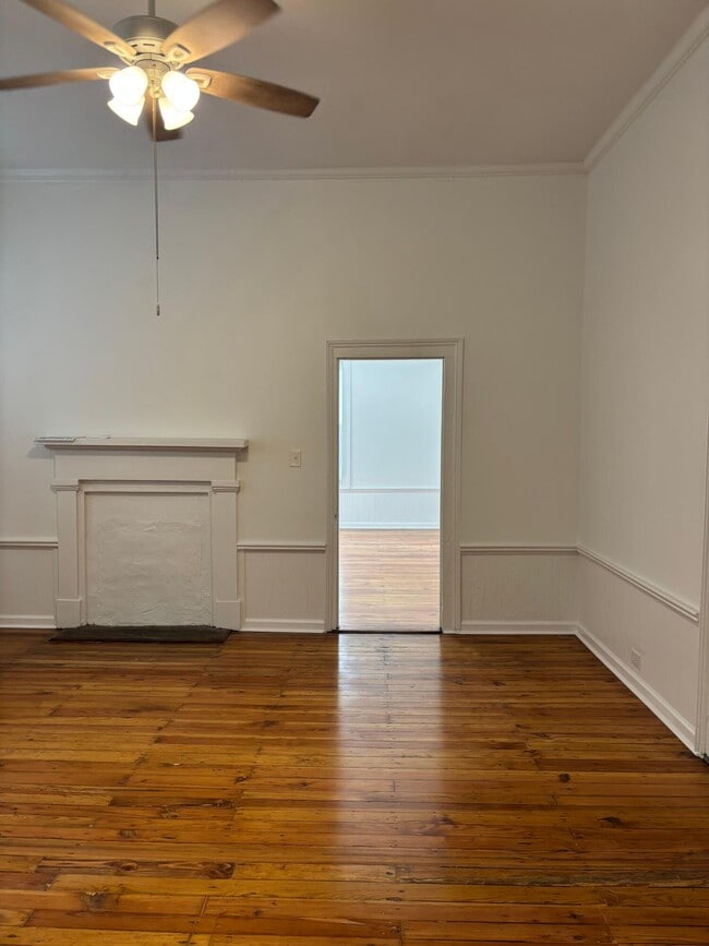 Building Photo - 403 W Hampton Ave