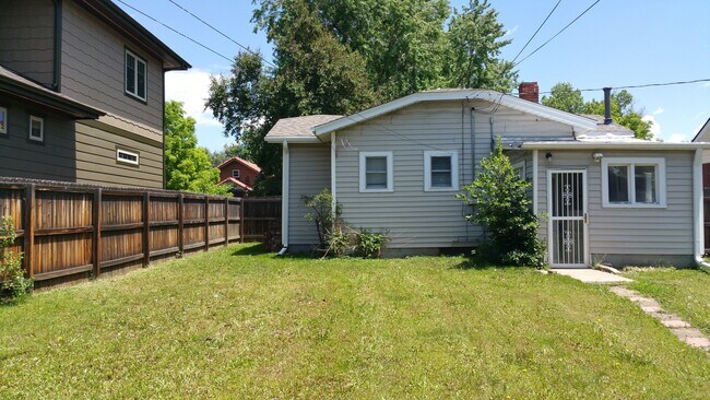 Building Photo - DU Charming 1920's Bungalow 2 Beds 1 Bath  Available Now