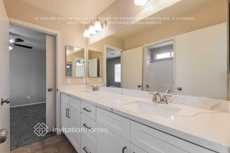 Building Photo - 10536 Cliff Edge Ct