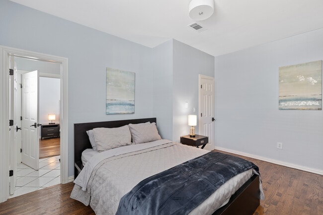 Building Photo - 810 Turner Ave