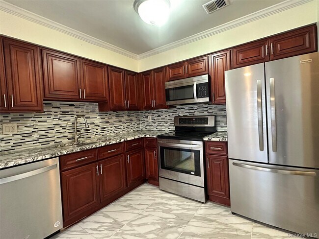 Building Photo - 216 Springmeadow Dr