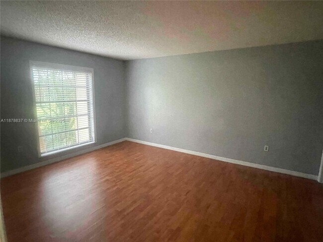 Building Photo - 5550 NW 44th St