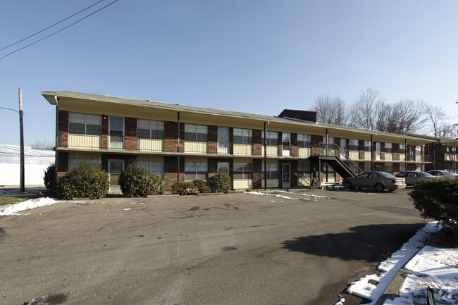 Primary Photo - Glen Hollow Apartments