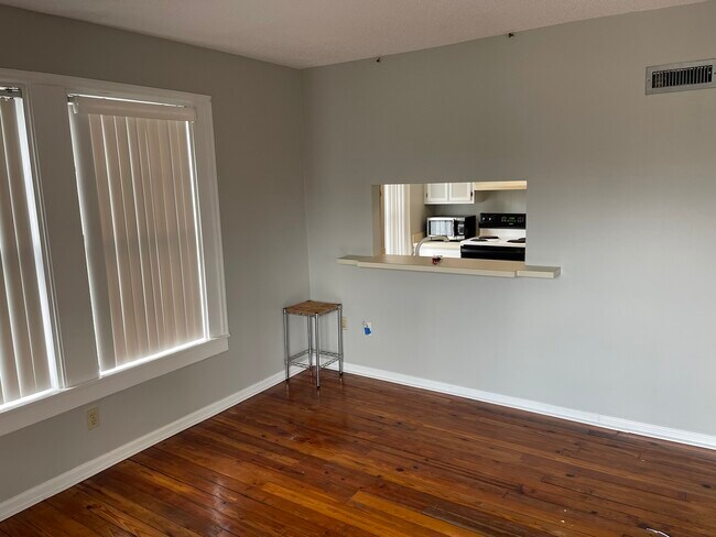 Building Photo - 235 6th St NW