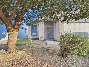 Building Photo - 11534 W Bloomfield Rd