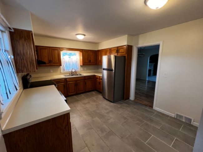 Building Photo - 207 Sunnyhill Dr