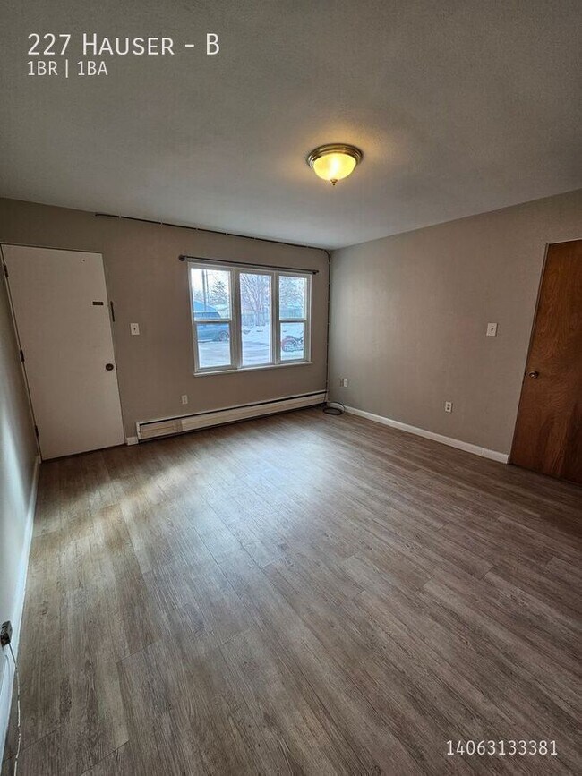 Building Photo - 227 Hauser-B