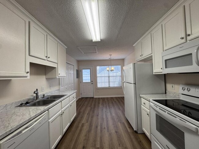 Building Photo - 242 Katelyn Cir