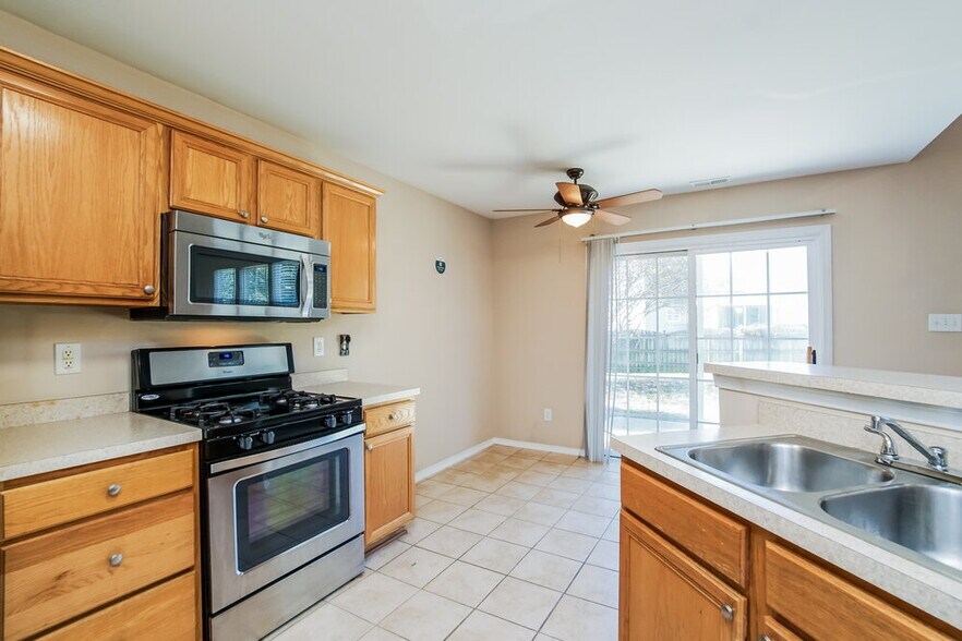 Building Photo - 1017 Dewberry Ct