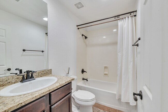 Building Photo - Highly Upgraded SPACIOUS home in desirable Aviano in Desert Ridge!