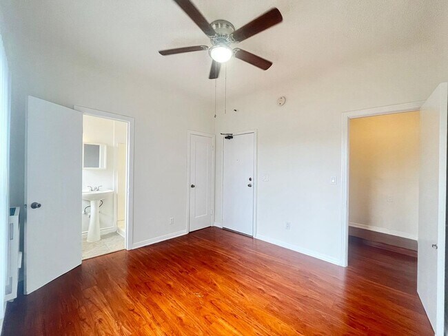 Building Photo - 2751 San Marino St