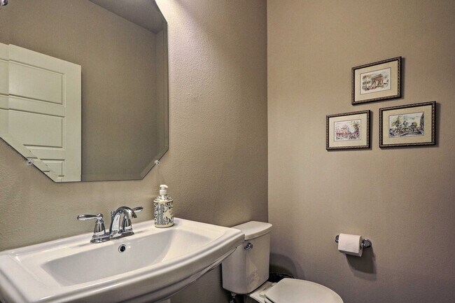 Building Photo - 2501 Co Rd 234