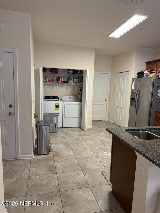 Building Photo - 705 Servia Dr