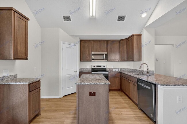 Building Photo - 324 Greenhaven Dr