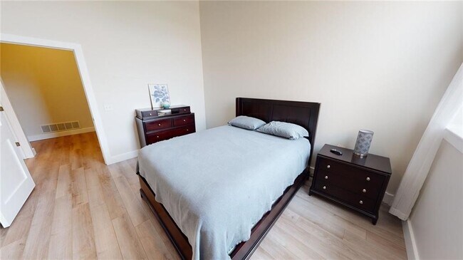 Building Photo - 155 W Main St