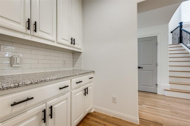 Building Photo - 968 Highpoint Way