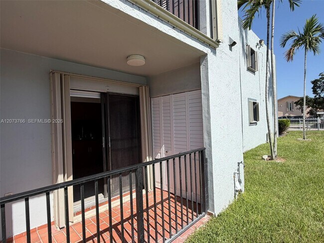 Building Photo - 1360 W 41st St