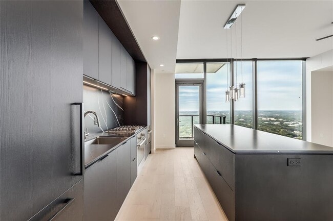 Building Photo - 44 East Ave