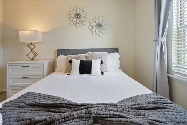 Building Photo - 8896 Bengal Ct