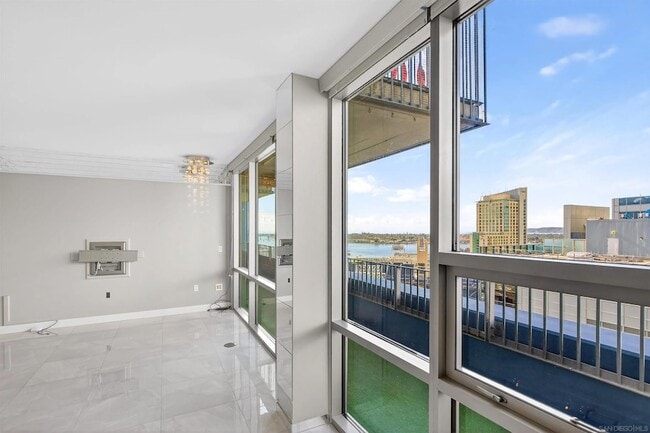 Building Photo - 321 Tenth Ave