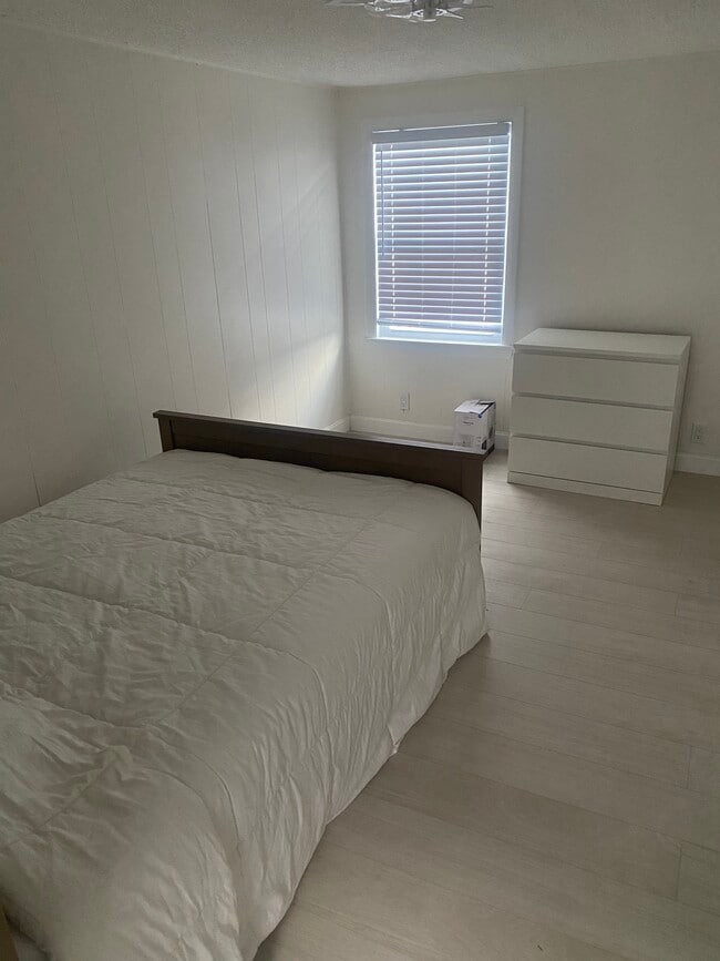 Building Photo - 15 Falls Rd