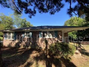 Building Photo - West Columbia Home