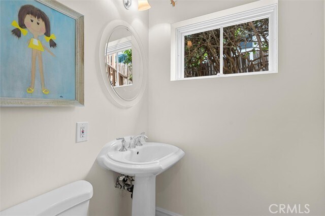 Building Photo - 2129 Palos Verdes Dr W