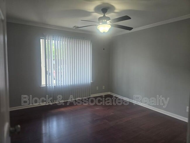 Building Photo - 702 Westbrook Ct