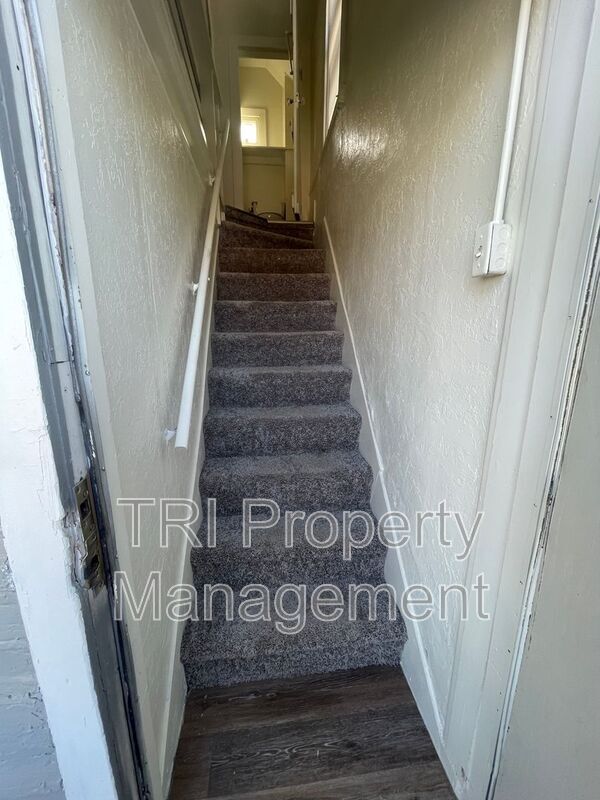 Building Photo - 228 13th St