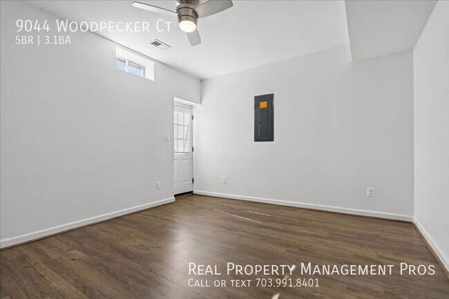 Building Photo - 9044 Woodpecker Ct