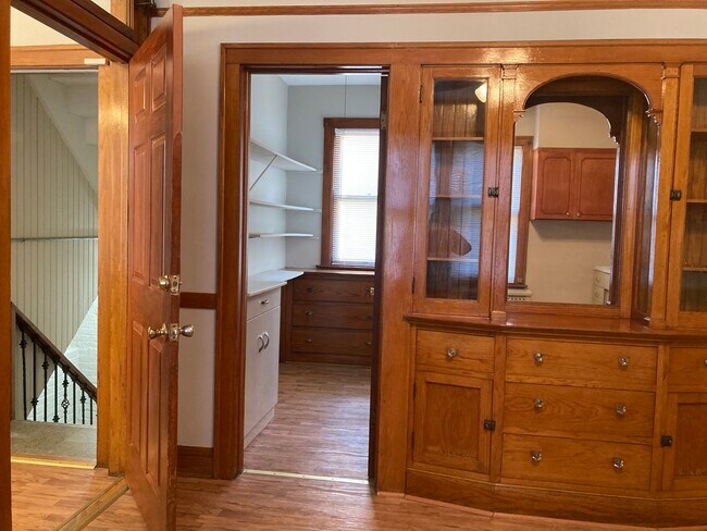 Building Photo - 3017 W 39th Plz