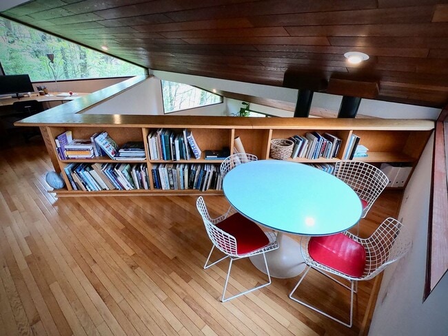 Building Photo - 8/1 Mid Century Modern Private House Bordering Frick Park. 1 of a kind.
