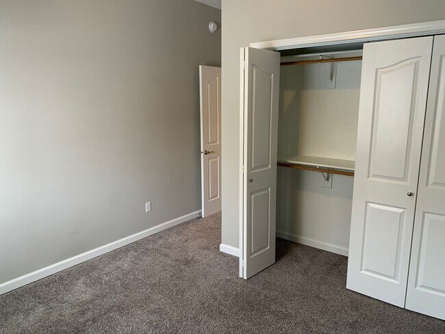 Building Photo - Beautiful  3-bedroom, 2-bath single-level home