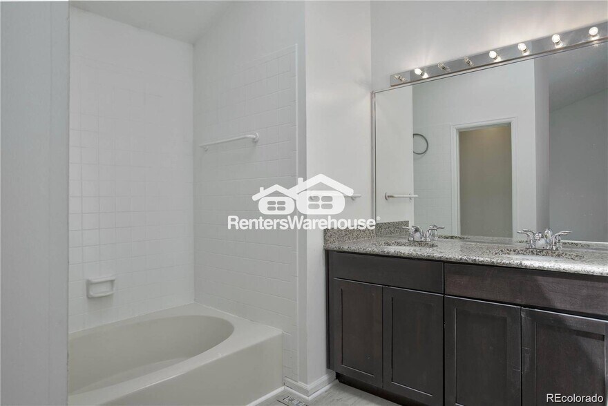 Building Photo - 4134 S Fraser Way