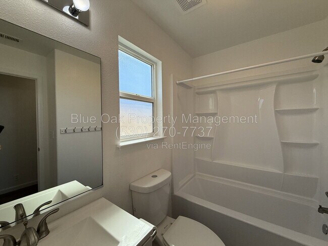 Building Photo - 39 Skywalker Ct
