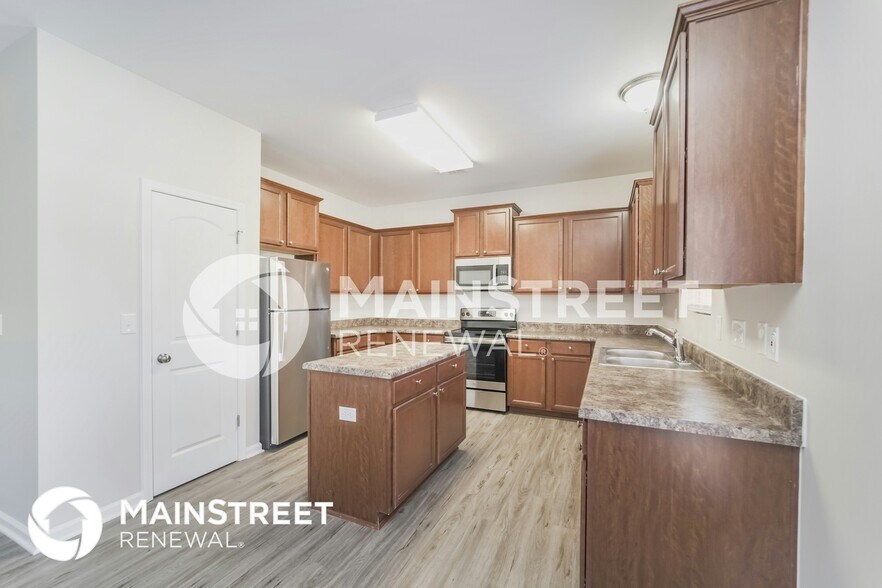 Building Photo - 11123 Silver Glen Ln