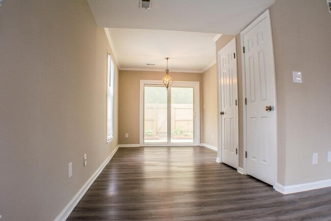 Building Photo - 321 Oak Arbor Ln