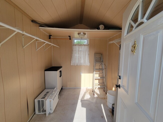 Building Photo - 21 Strollers Ln