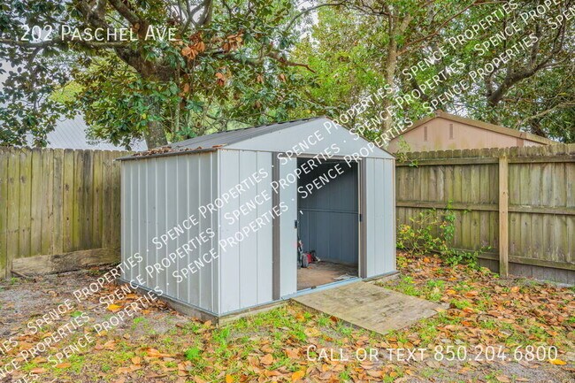 Building Photo - 202 Paschel Ave