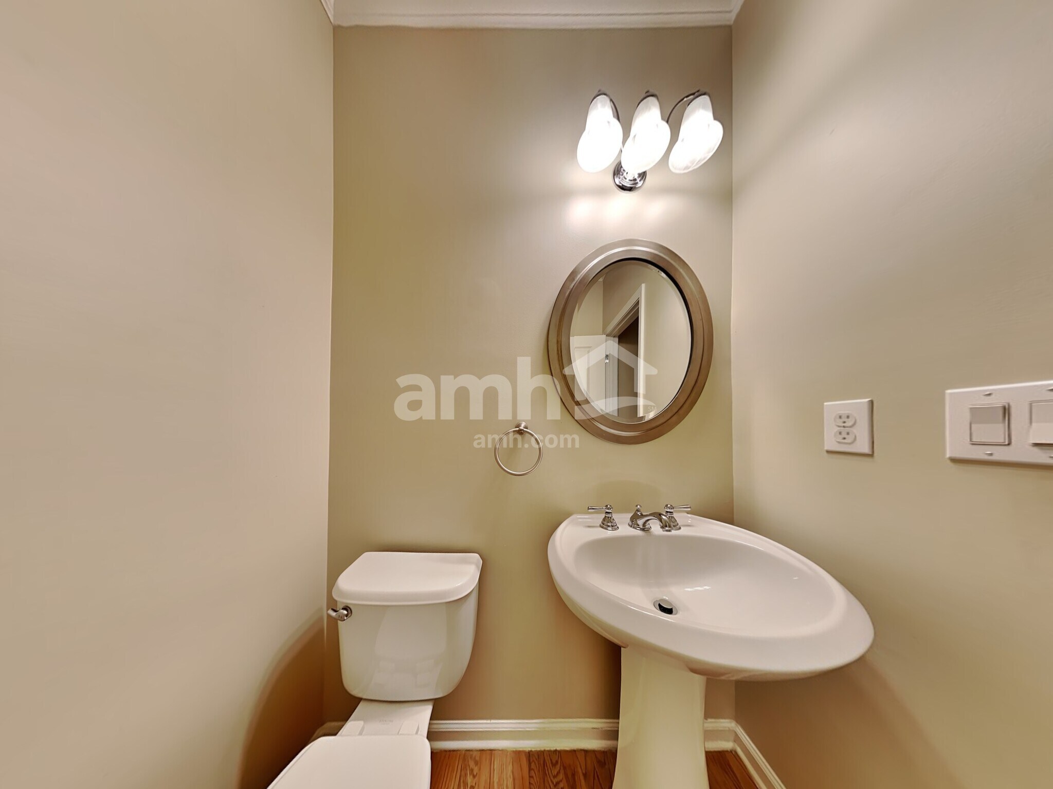 Building Photo - 302 Green St