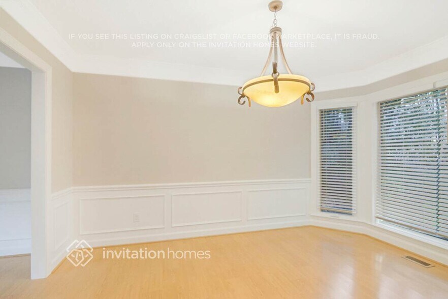 Building Photo - 305 Durington Pl