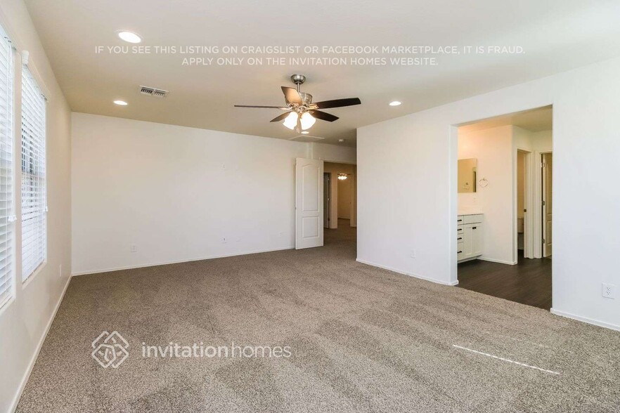 Building Photo - 3361 N Los Alamos